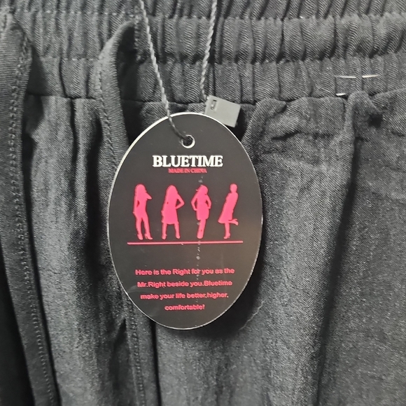 Elegant Black Maxi Skirt - Picture 2 of 4